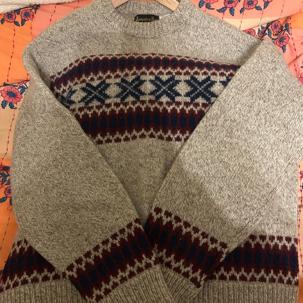 Men's Gray Patterned Sweater - image 1